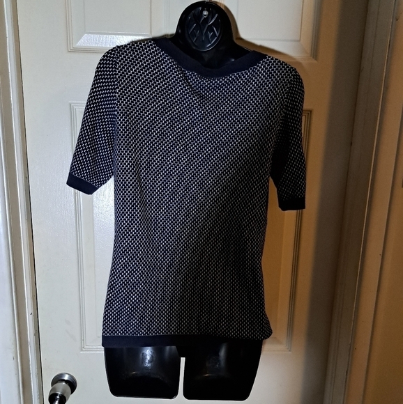 Talbots pattern Blouse size medium - Picture 3 of 4